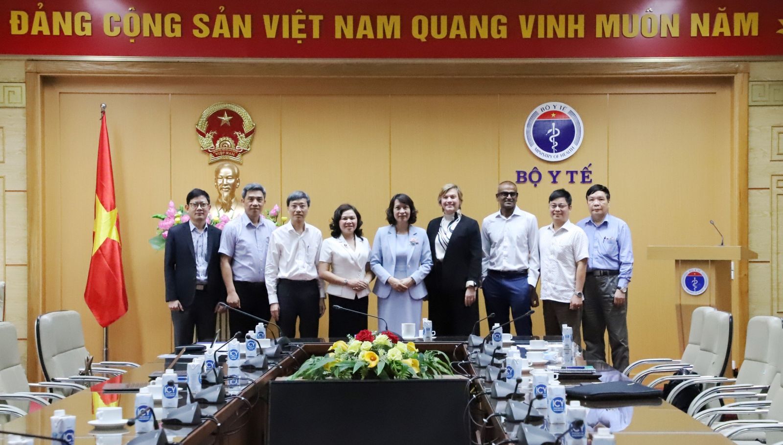 Hội nghị trực tiếp và trực tuyến Bàn giao thiết bị dây chuyền lạnh do UNICEF hỗ trợ
