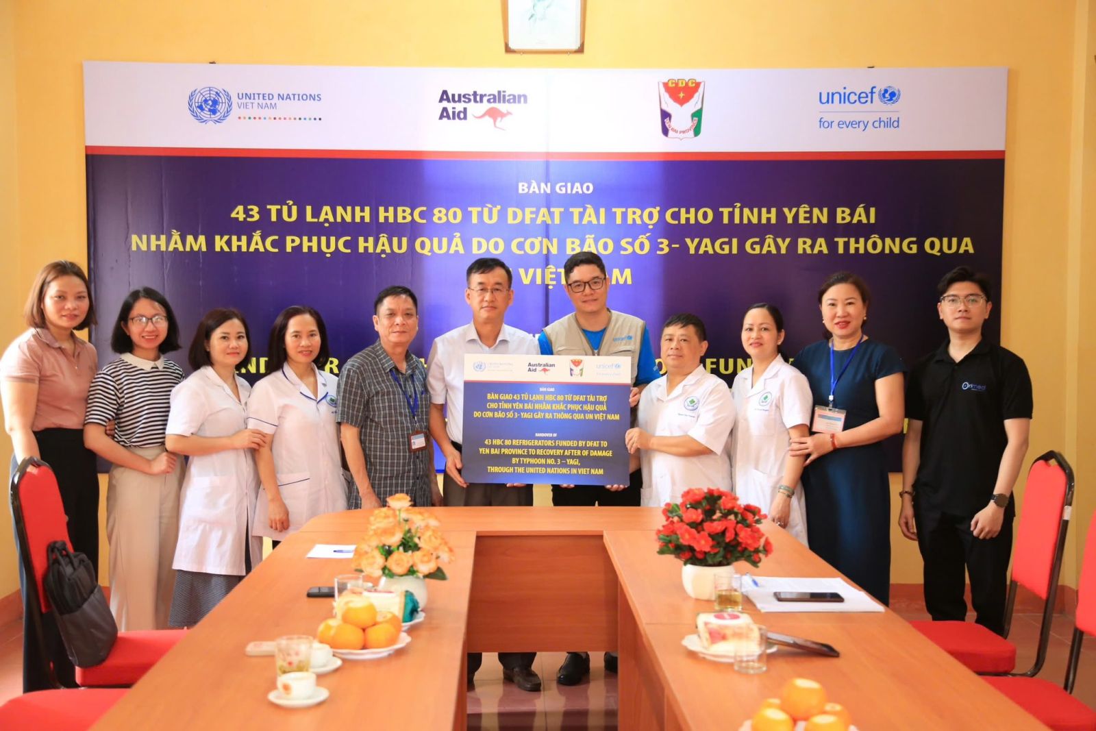 Quỹ Nhi đồng liên hiệp quốc (UNICEF) bàn giao 43 tủ lạnh HBC-80 từ DFAT tài trợ cho tỉnh Yên Bái
