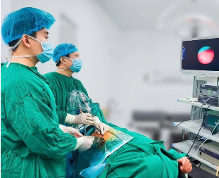 Phẫu thuật thành công ca sỏi san hô phức tạp trên nền xơ gan