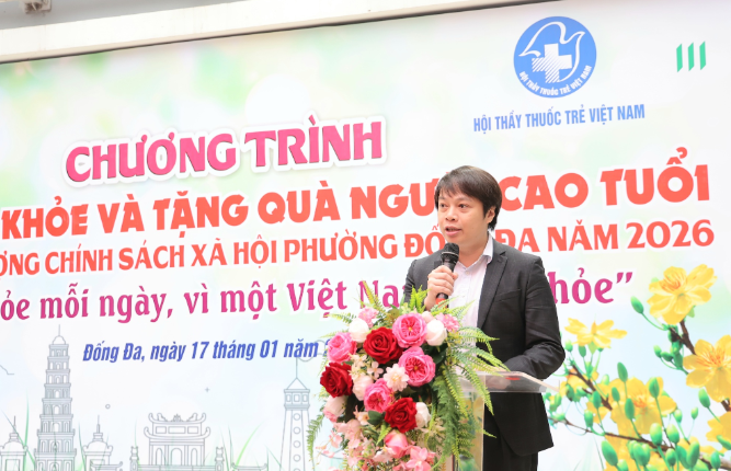 Hàng trăm người cao tuổi được khám miễn phí, tặng quà trong Chương trình 'Sống khỏe mỗi ngày – Vì một Việt Nam thật khỏe'